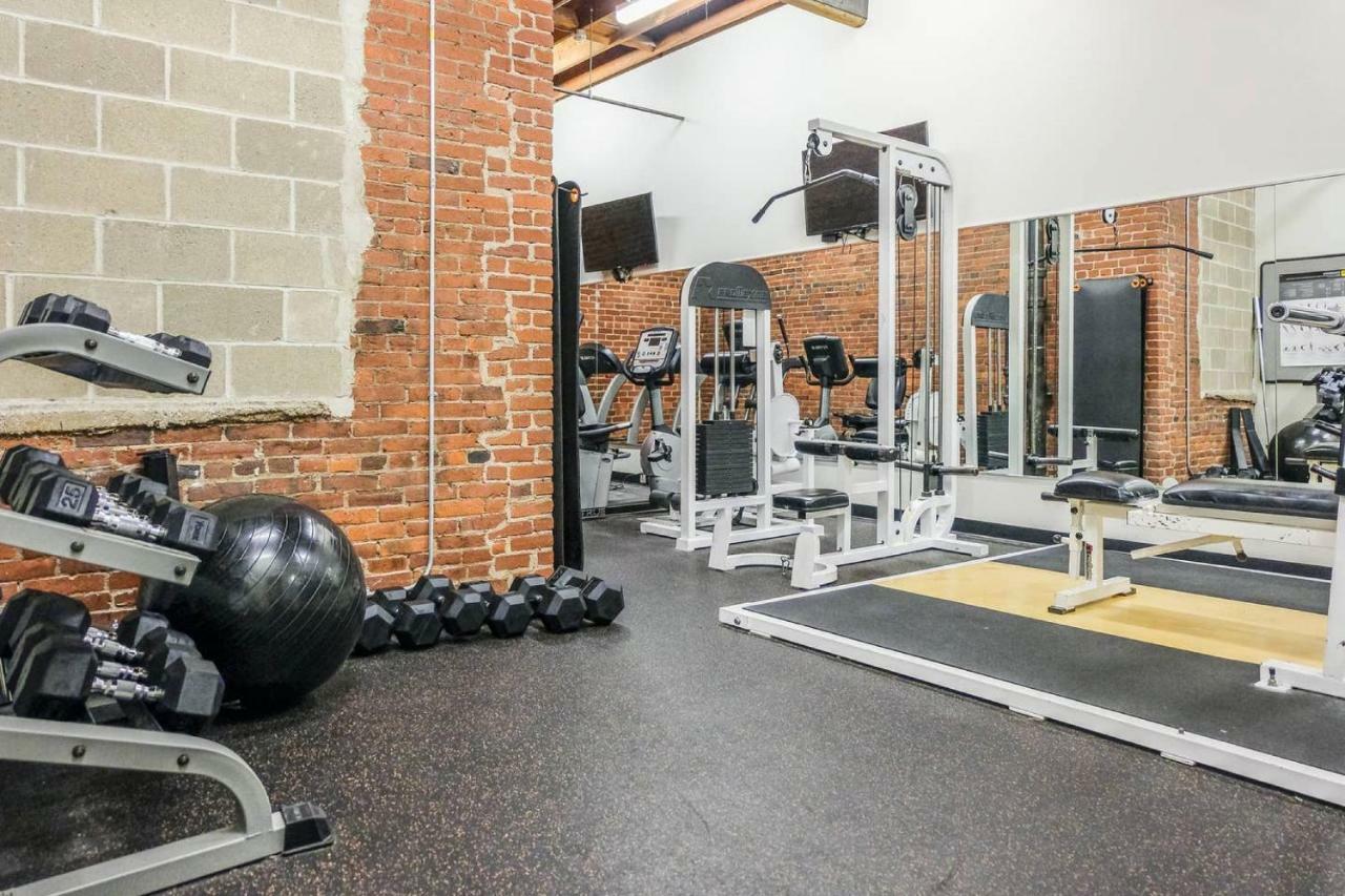 Frontdesk Aria Cultural District Lofts Downtown Pittsburgh Питсбърг Екстериор снимка